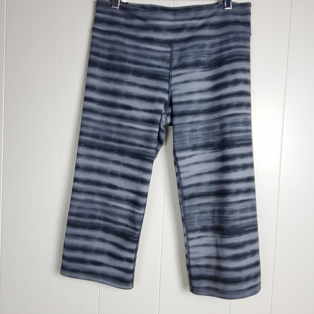 Under Armour workout Capri pants size medium